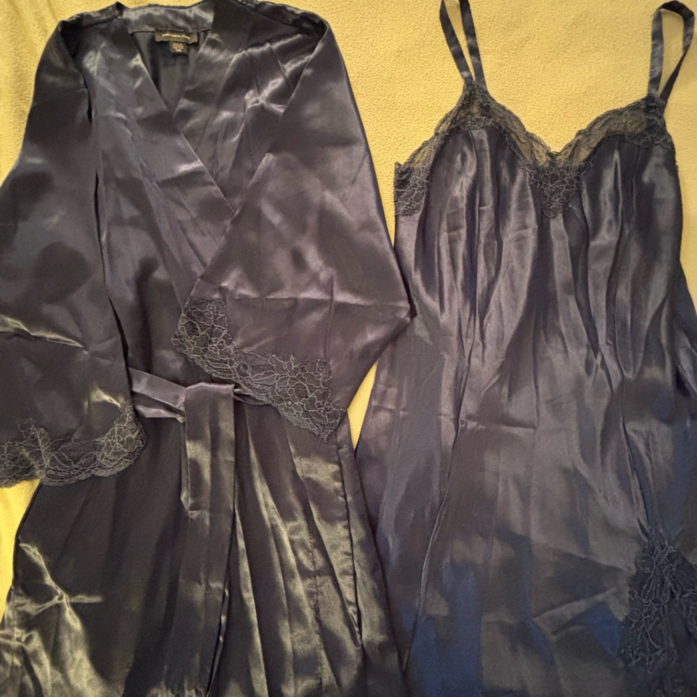 Jones New York Midnight Blue Lace Chemise and Robe Set